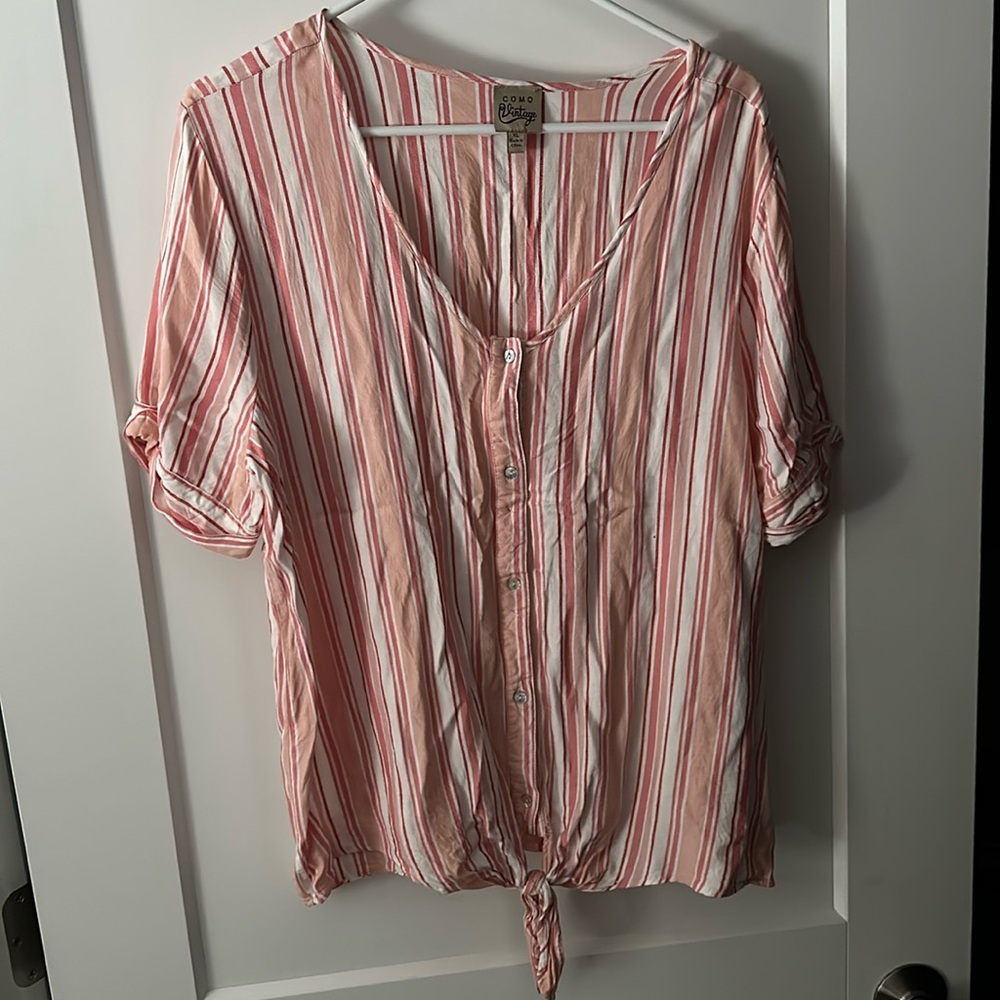 Short sleeve striped button down with tie at the bottom size XL
